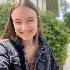 Meet your Posher, Adriana